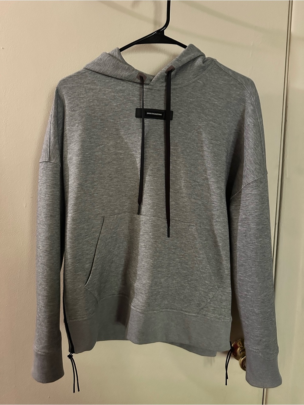 On Running Women’s Gray Hoodie with Contrast Drawcords